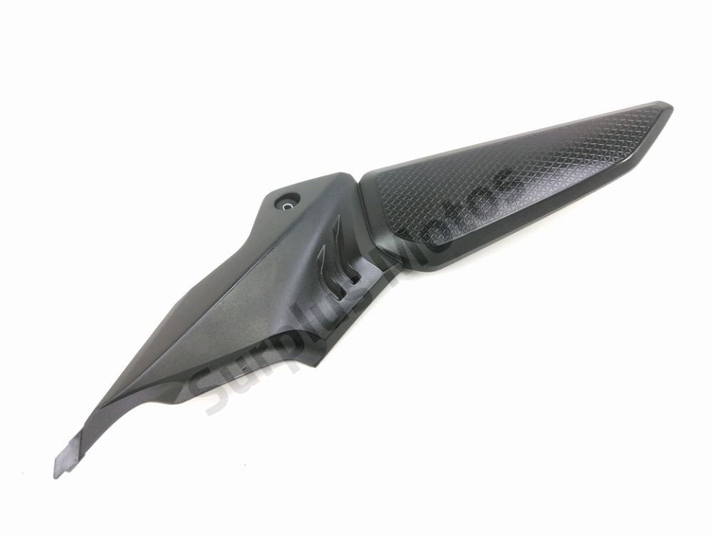 CACHE LATERAL GAUCHE