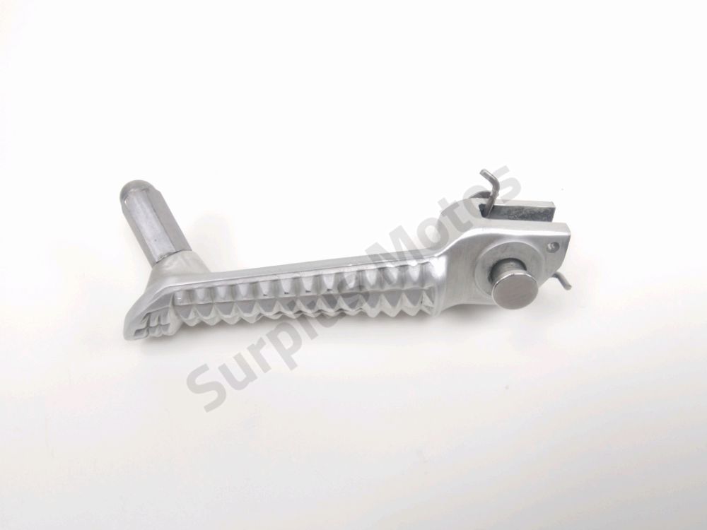 Repose pieds avant gauche