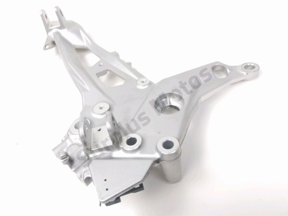 PLATINE AVANT DROITE