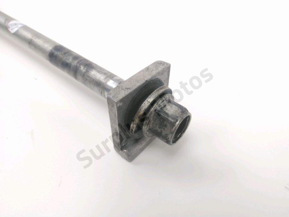 AXE DE ROUE ARRIERE