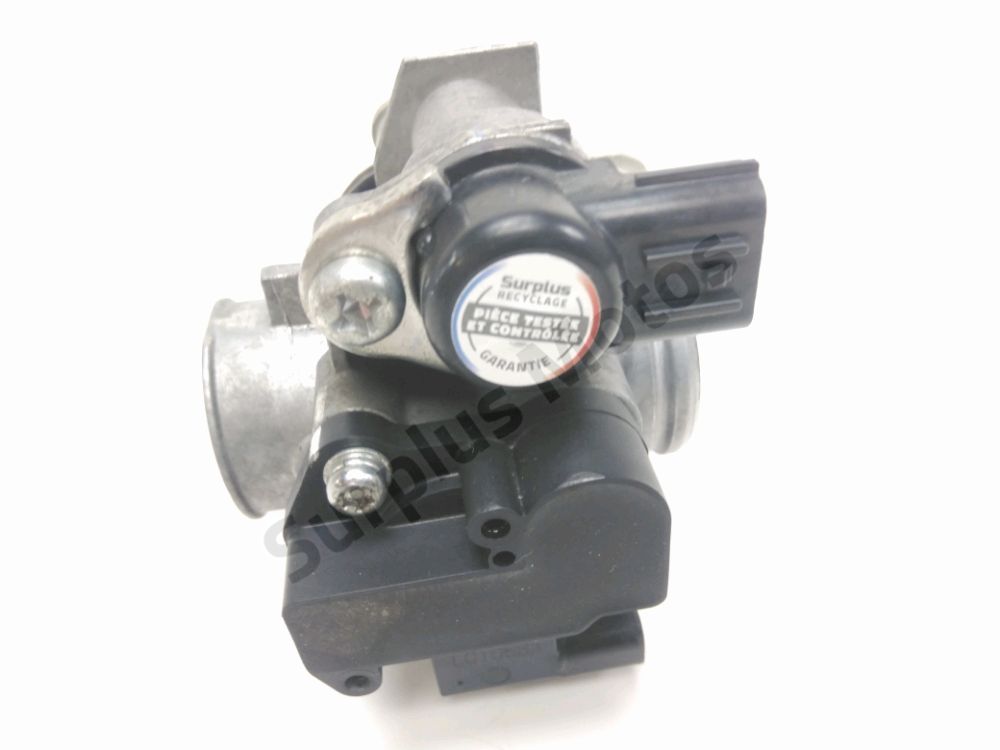 Corps d'injection droit