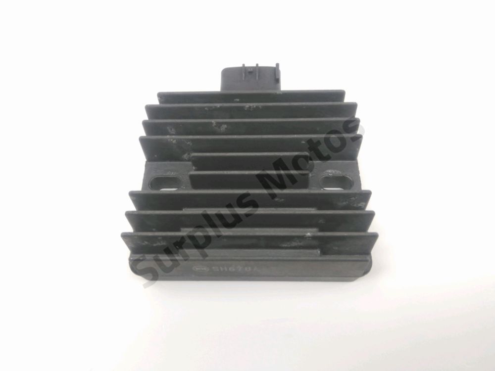 REGULATEUR DE TENSION