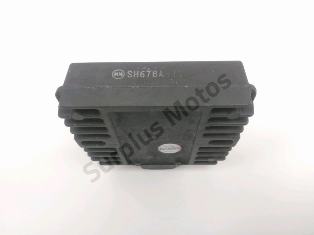 REGULATEUR DE TENSION