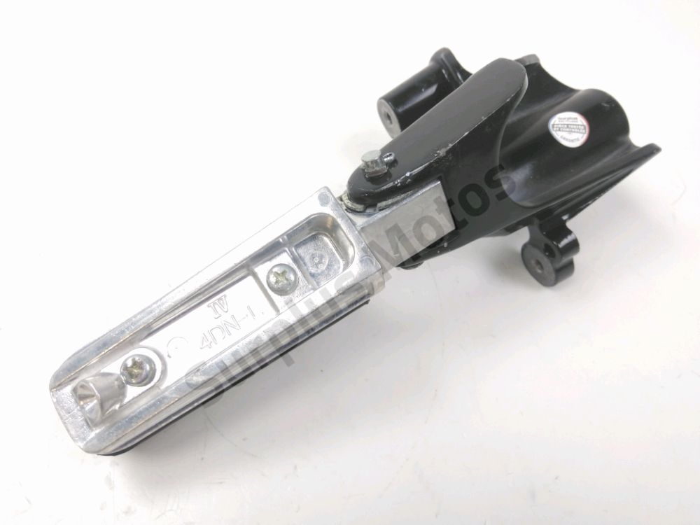 PLATINE ET REPOSE PIEDS ARRIERE GAUCHE