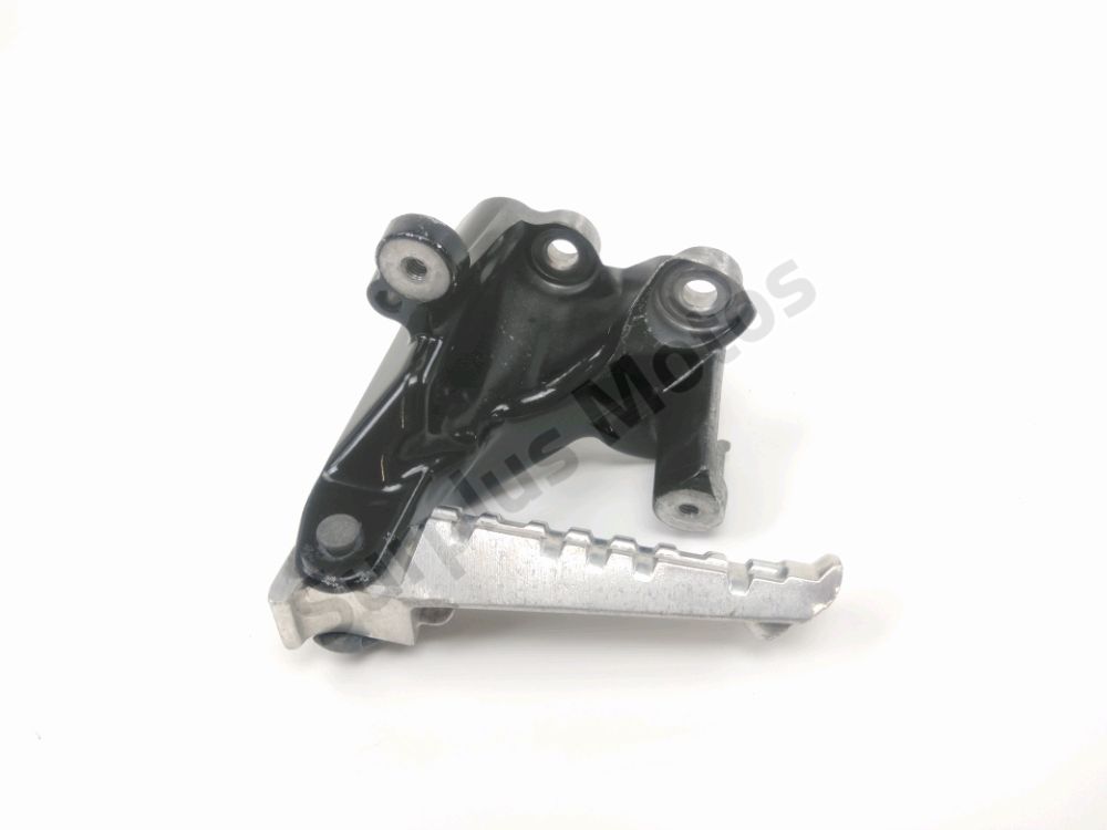 Platine et repose pieds arriere gauche