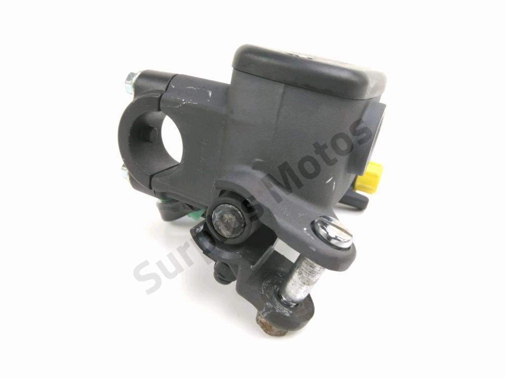 MAITRE CYLINDRE FREIN AV COMPLET