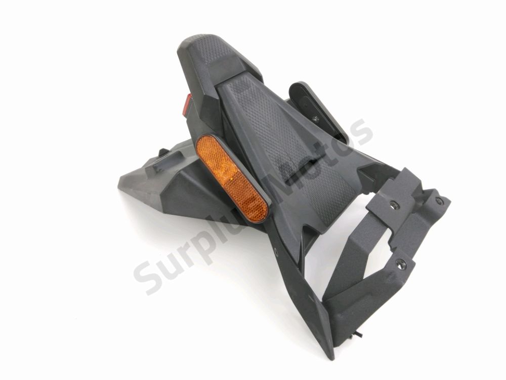 SUPPORT DE PLAQUE ET ECLAIRAGE