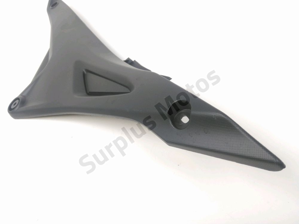 CACHE LATERAL GAUCHE