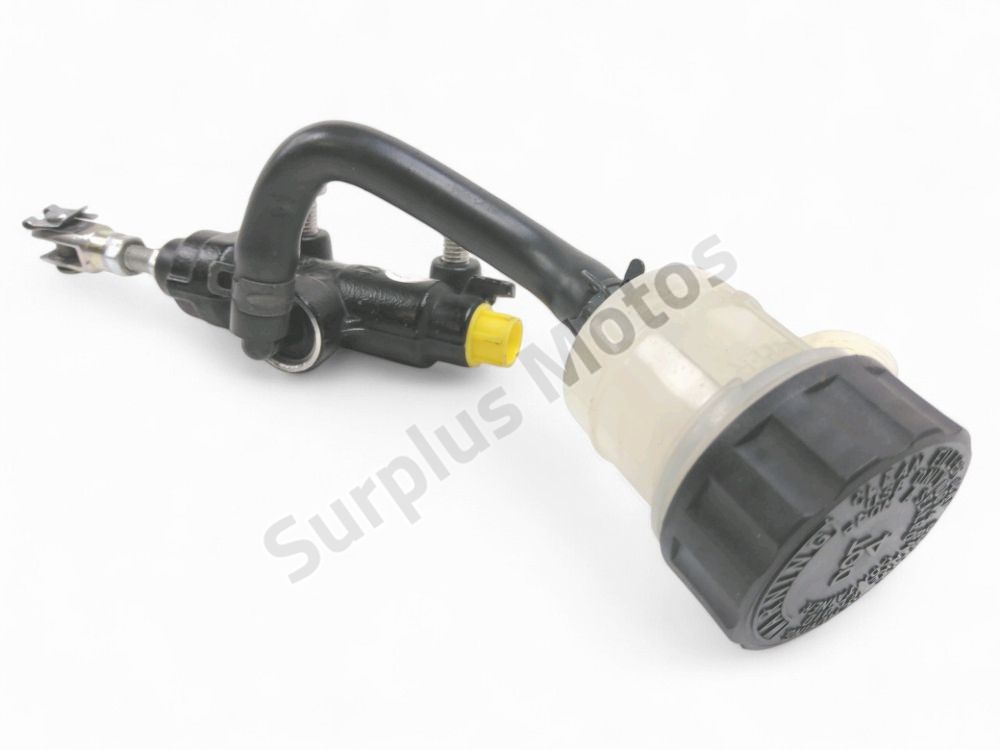 MAITRE CYLINDRE FREIN AR COMPLET