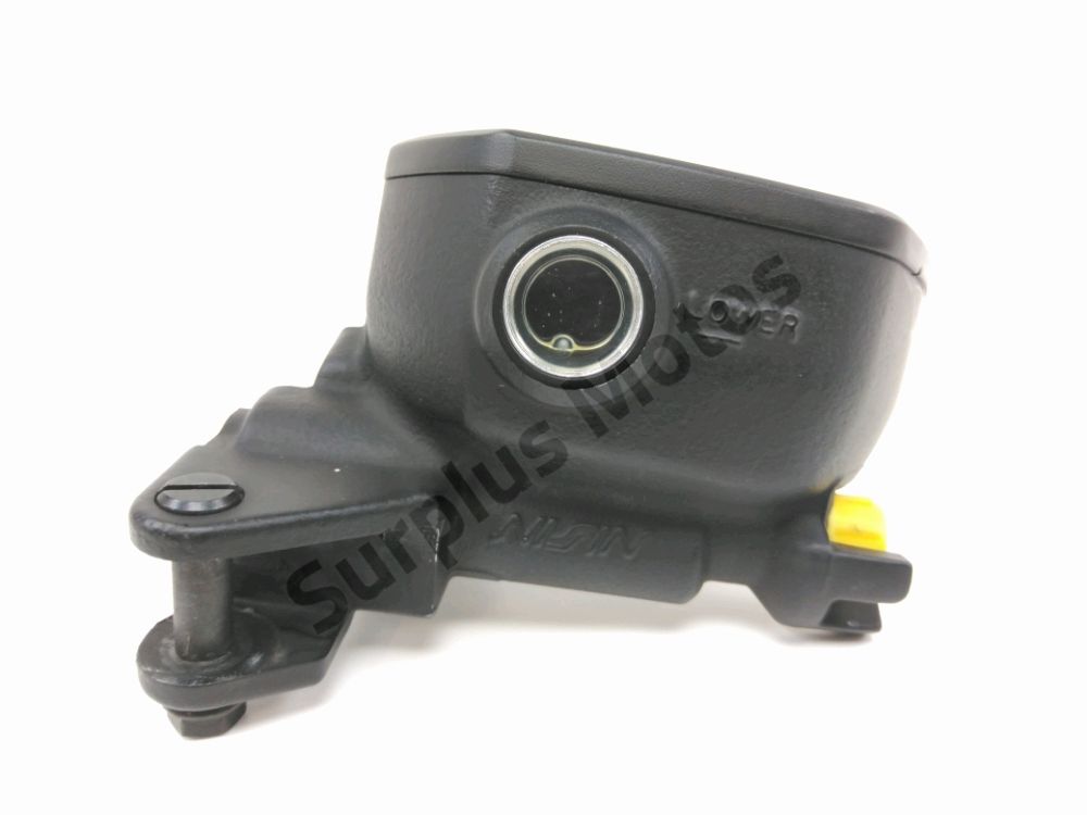 MAITRE CYLINDRE FREIN AV COMPLET