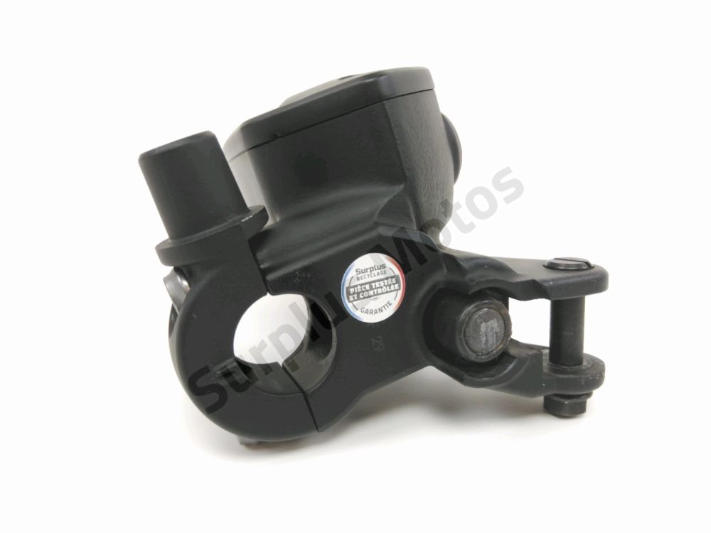 MAITRE CYLINDRE FREIN AV COMPLET