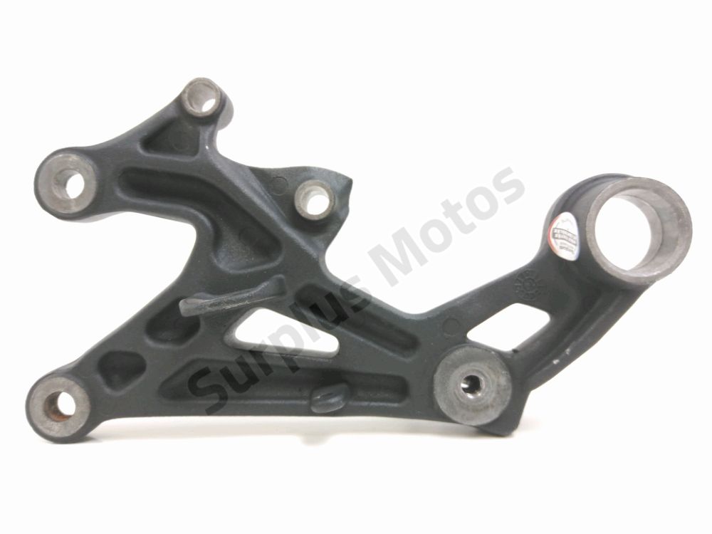 PLATINE AVANT DROITE