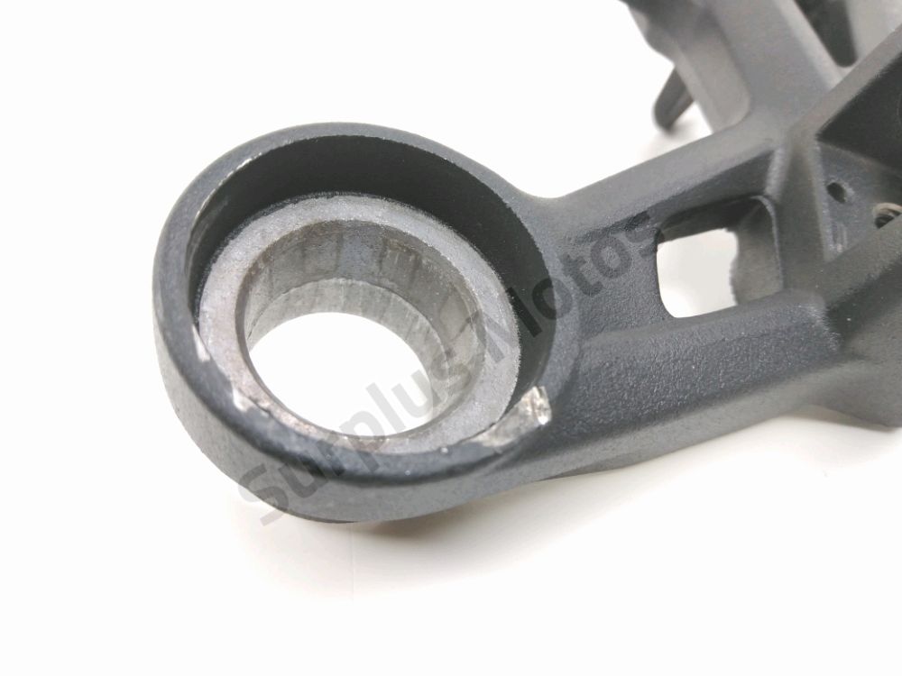 PLATINE AVANT DROITE