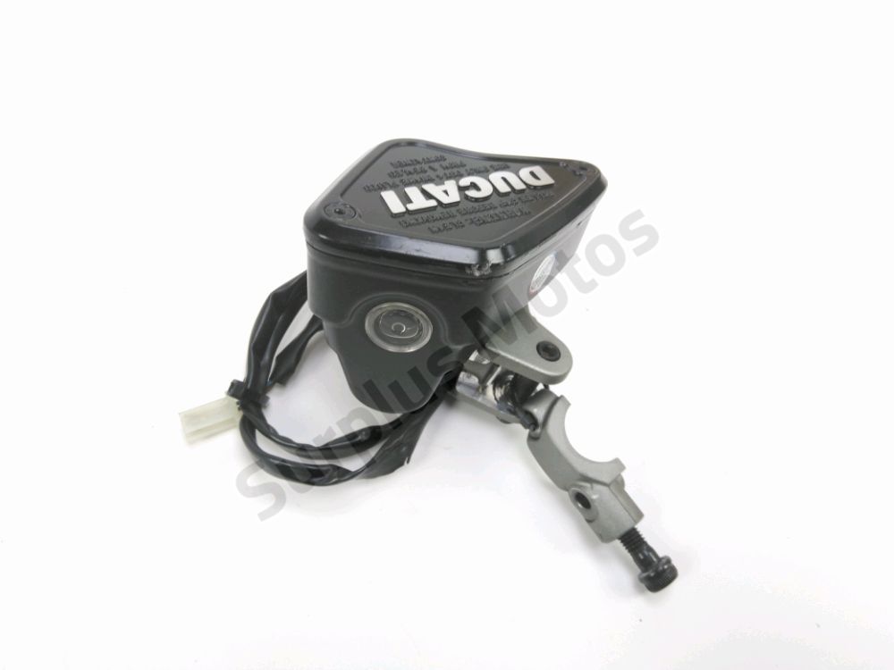 Maitre cylindre embrayage complet