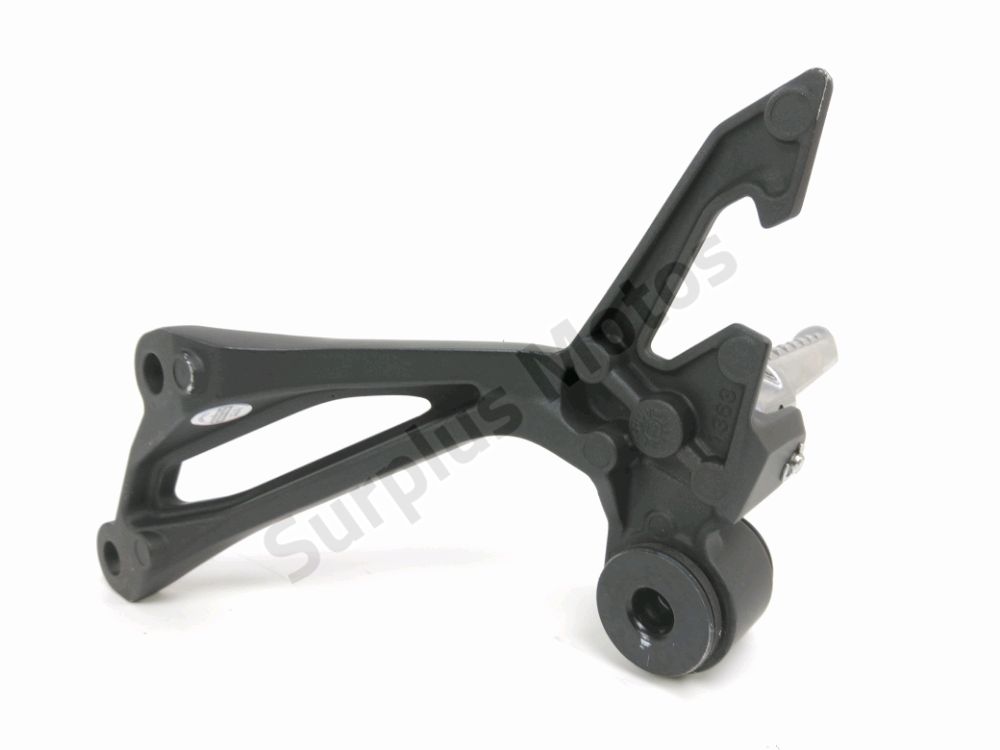 PLATINE ET REPOSE PIEDS ARRIERE DROIT