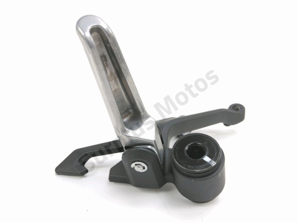 PLATINE ET REPOSE PIEDS ARRIERE DROIT