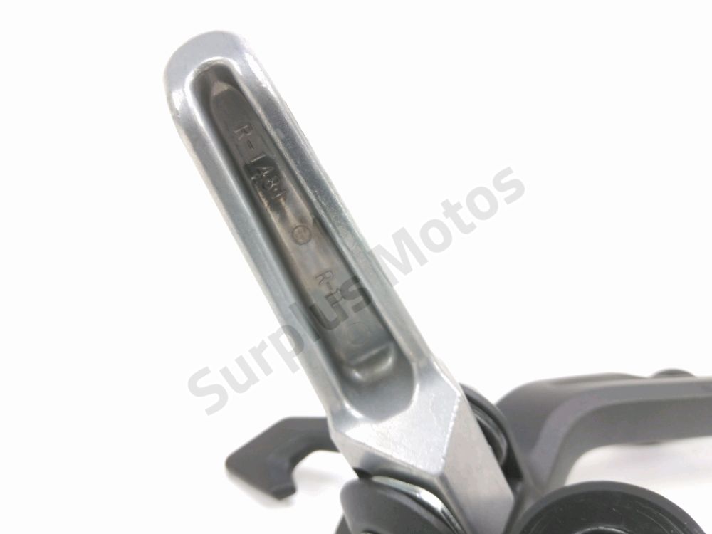 PLATINE ET REPOSE PIEDS ARRIERE DROIT