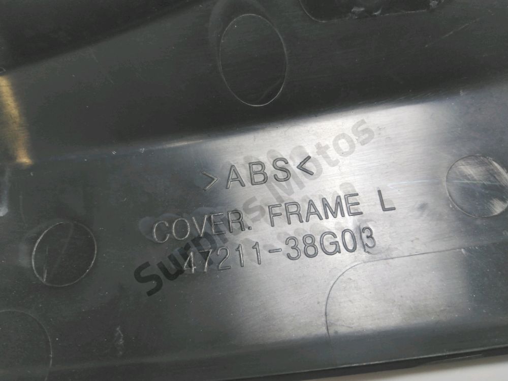 CACHE LATERAL GAUCHE