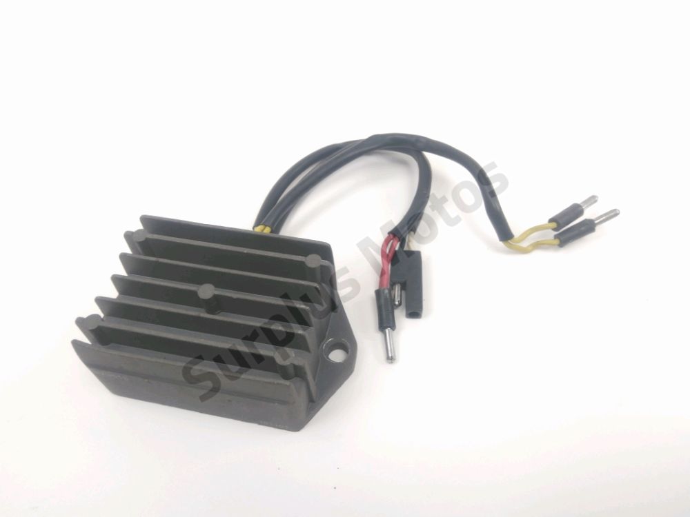 Regulateur de tension