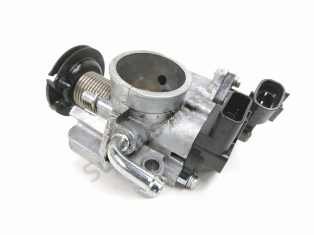 Corps d'injection droit