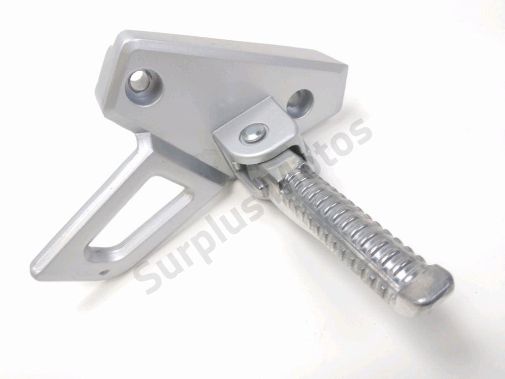 Platine et repose pieds arriere droit