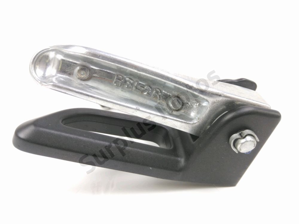 PLATINE ET REPOSE PIEDS ARRIERE DROIT