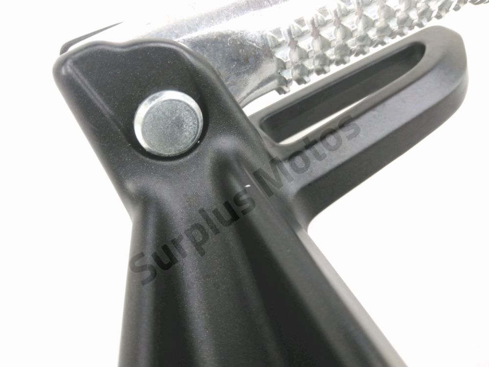 PLATINE ET REPOSE PIEDS ARRIERE DROIT