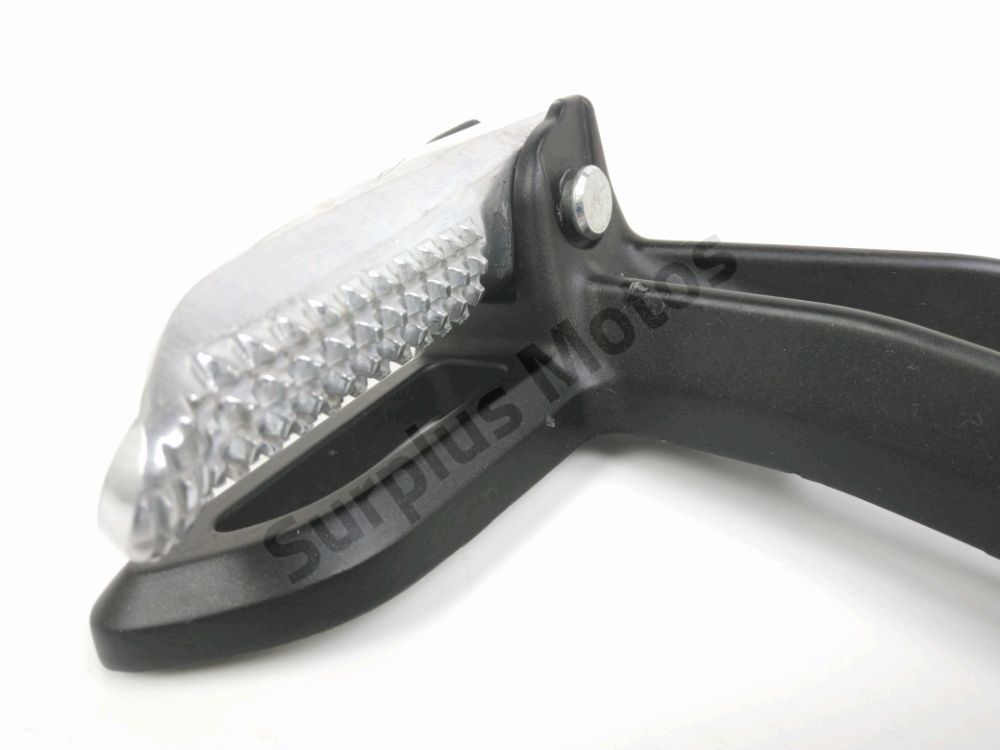 PLATINE ET REPOSE PIEDS ARRIERE GAUCHE