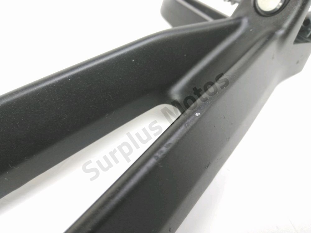 PLATINE ET REPOSE PIEDS ARRIERE GAUCHE