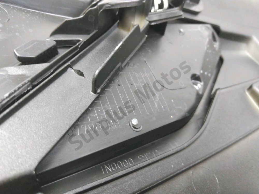 CARENAGE ARRIERE DROIT