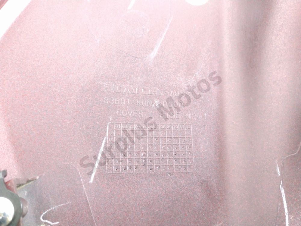 CACHE LATERAL GAUCHE