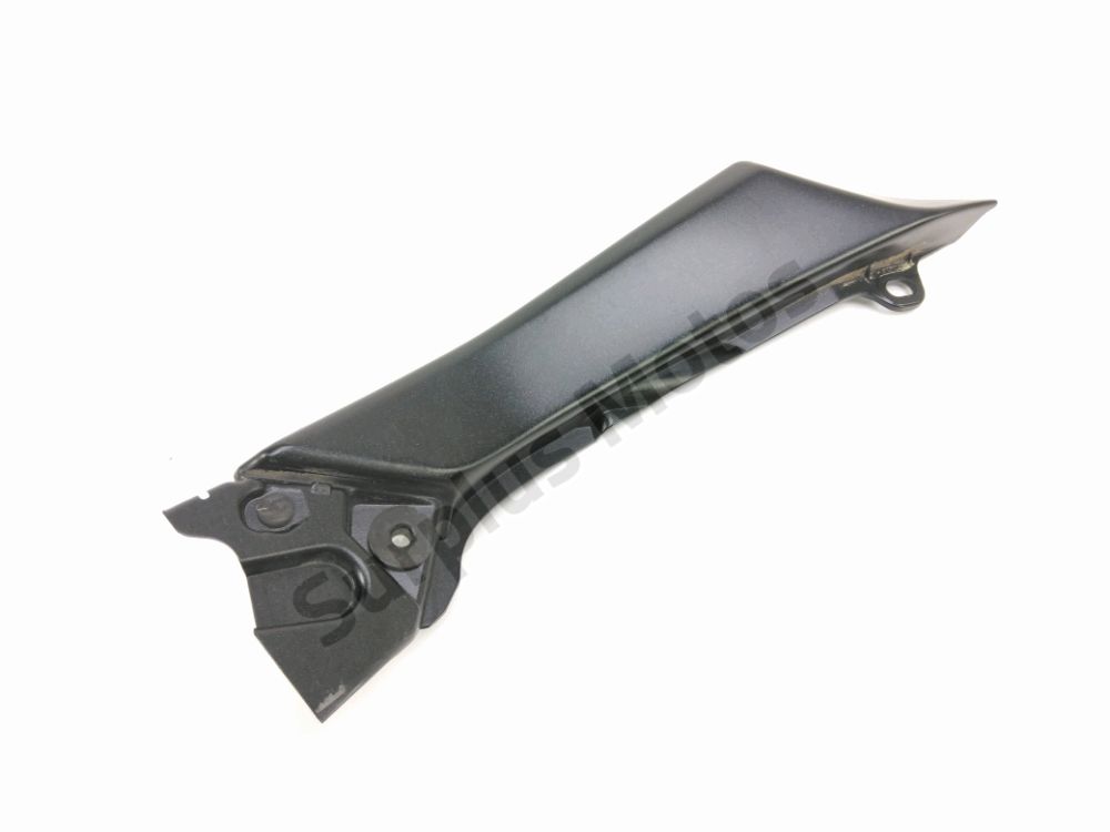 CACHE LATERAL DROIT