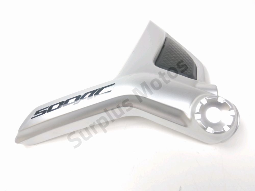 Carenage avant droit