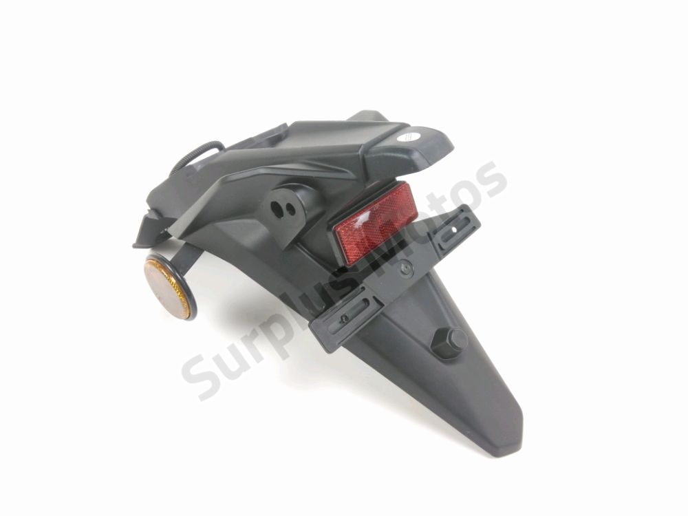 SUPPORT DE PLAQUE ET ECLAIRAGE