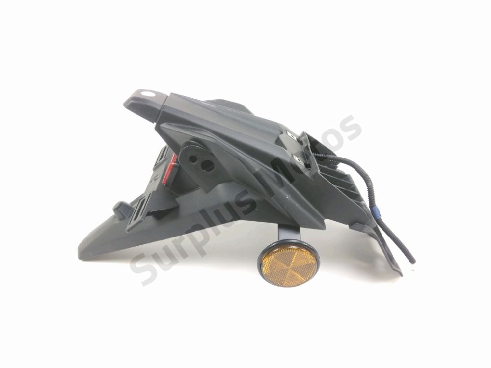 SUPPORT DE PLAQUE ET ECLAIRAGE