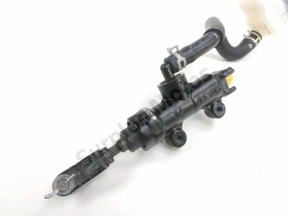 MAITRE CYLINDRE FREIN AR COMPLET