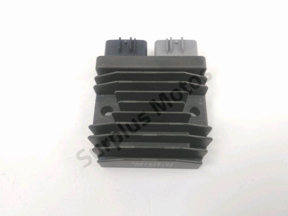 REGULATEUR DE TENSION