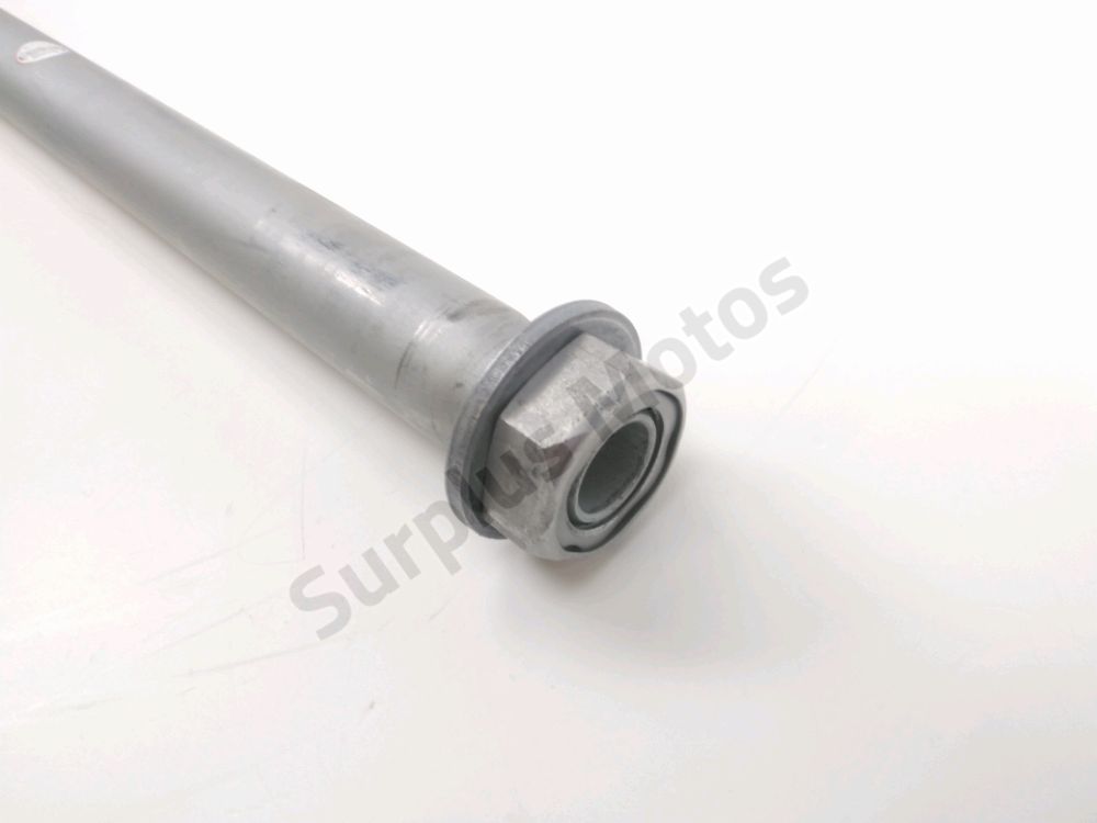 AXE DE ROUE ARRIERE