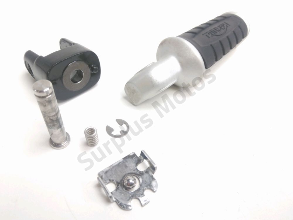 Repose pieds arriere droit