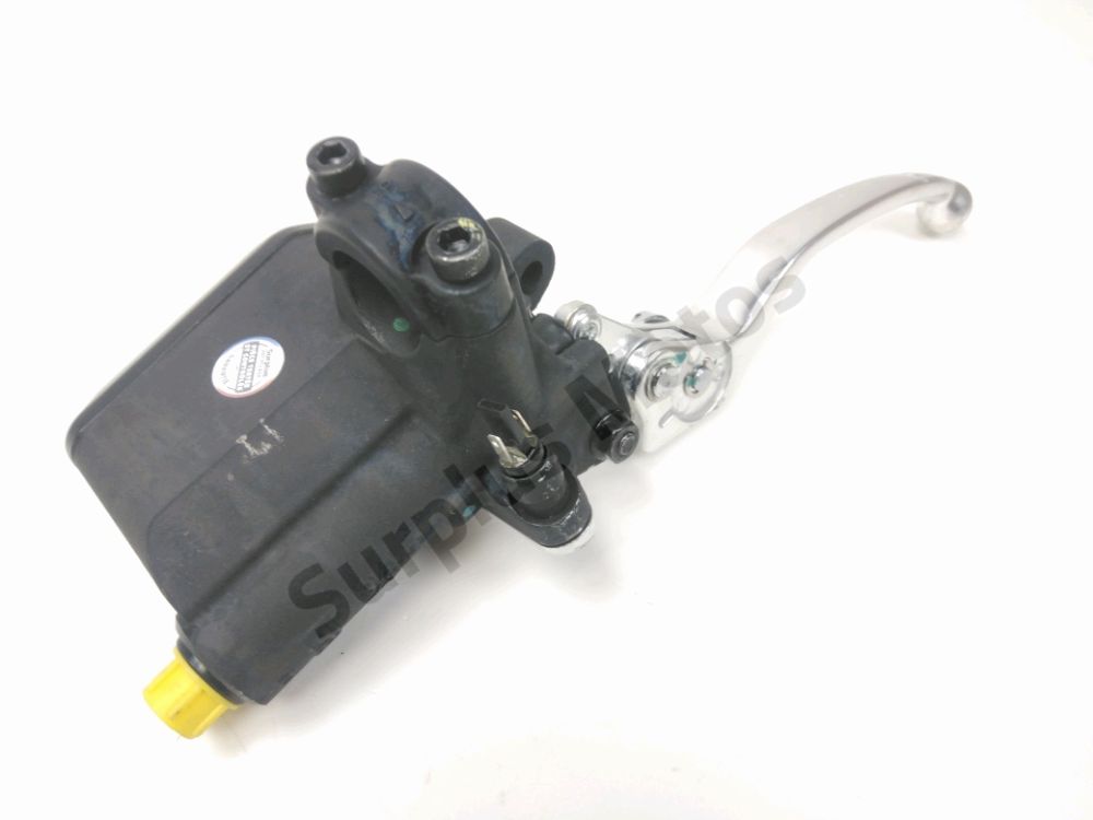 MAITRE CYLINDRE FREIN AV COMPLET