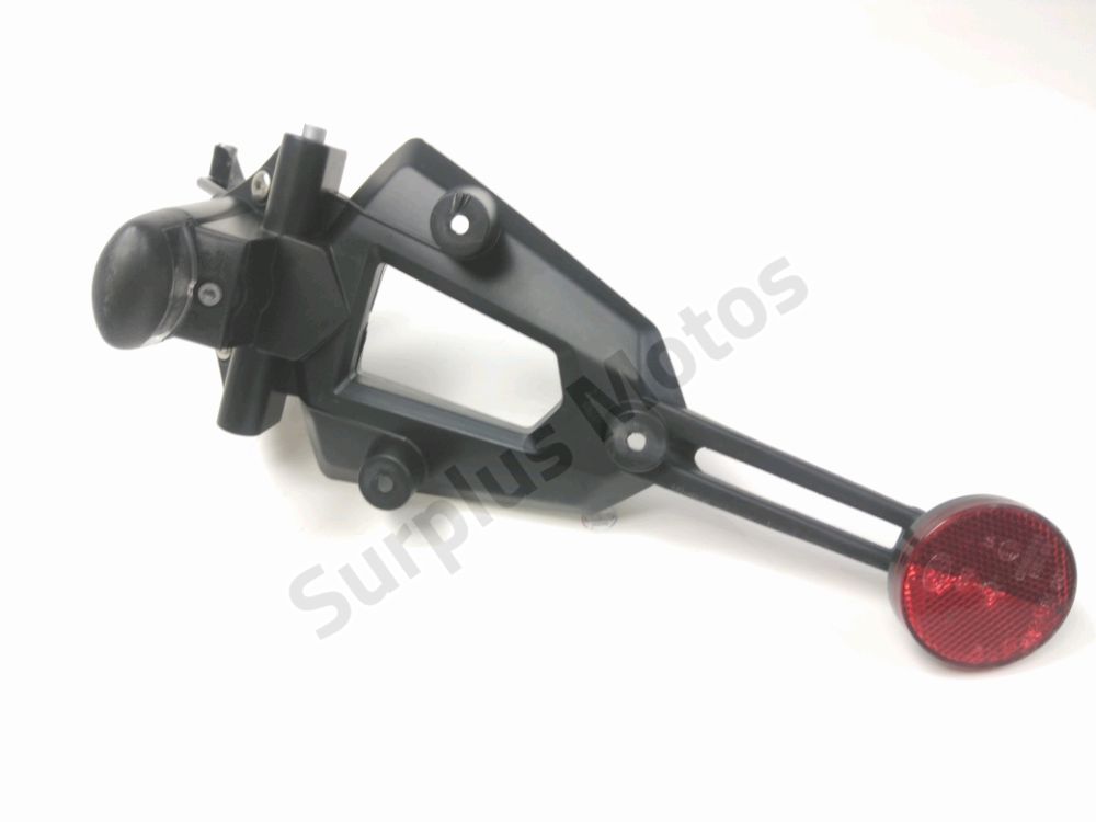 SUPPORT DE PLAQUE ET ECLAIRAGE