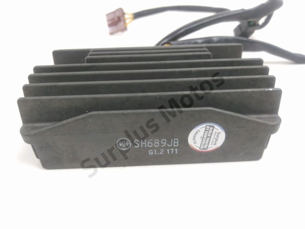 REGULATEUR DE TENSION