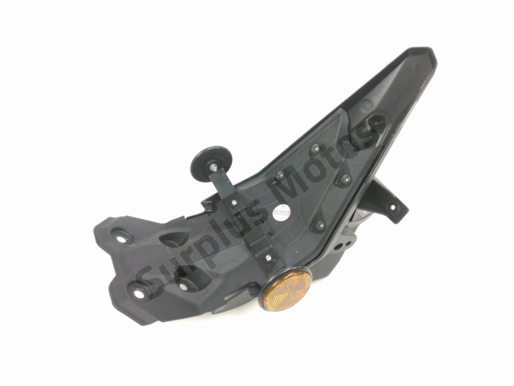 SUPPORT DE PLAQUE ET ECLAIRAGE
