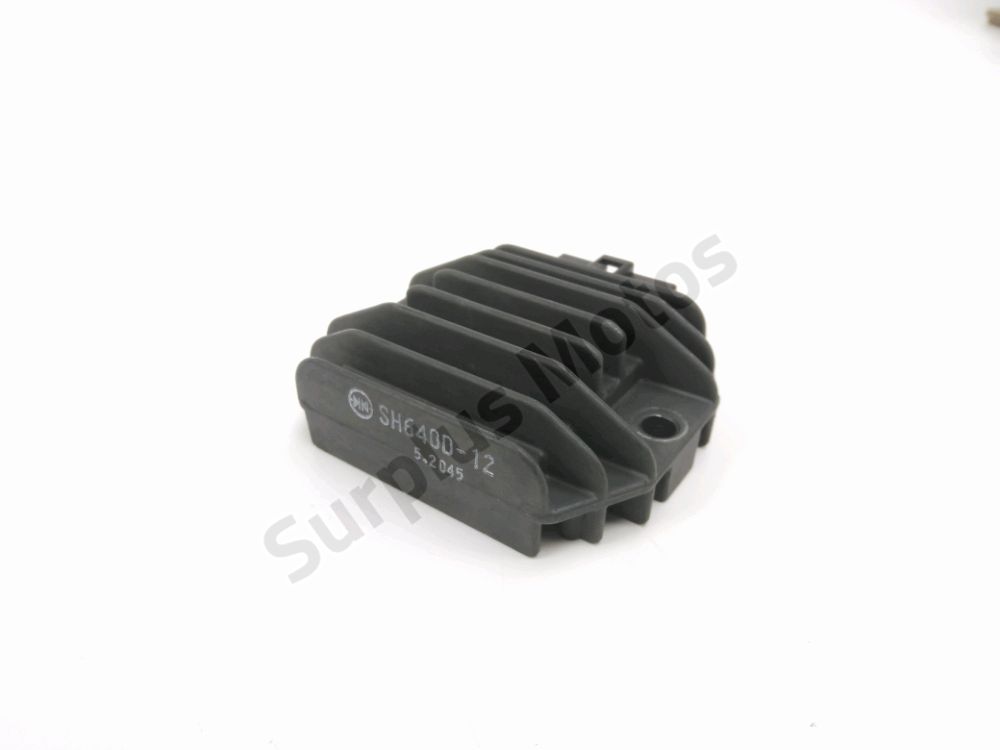 REGULATEUR DE TENSION