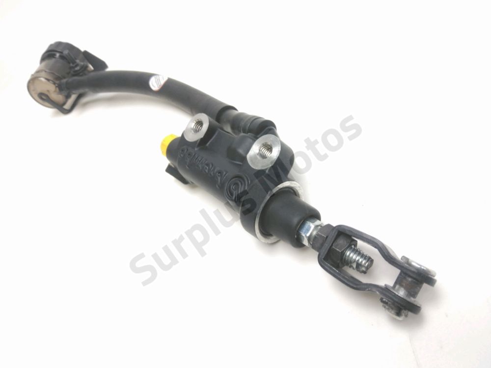 MAITRE CYLINDRE FREIN AR COMPLET