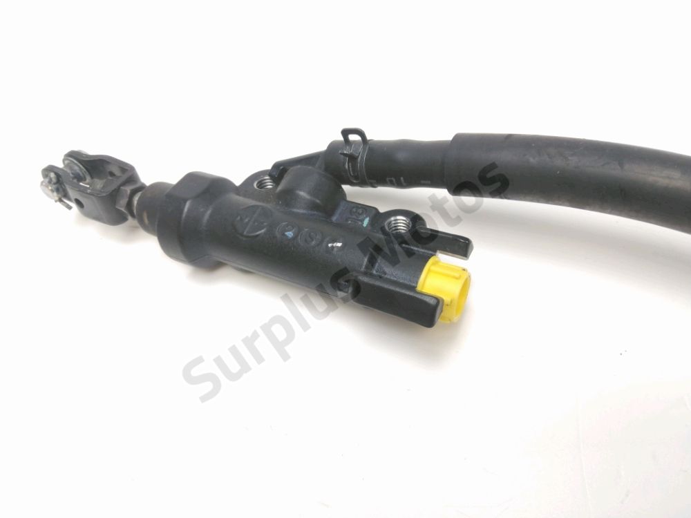 MAITRE CYLINDRE FREIN AR COMPLET