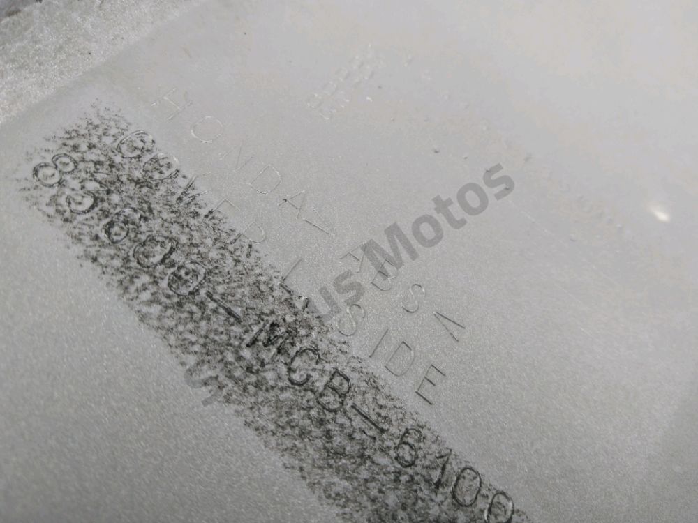 CACHE LATERAL GAUCHE