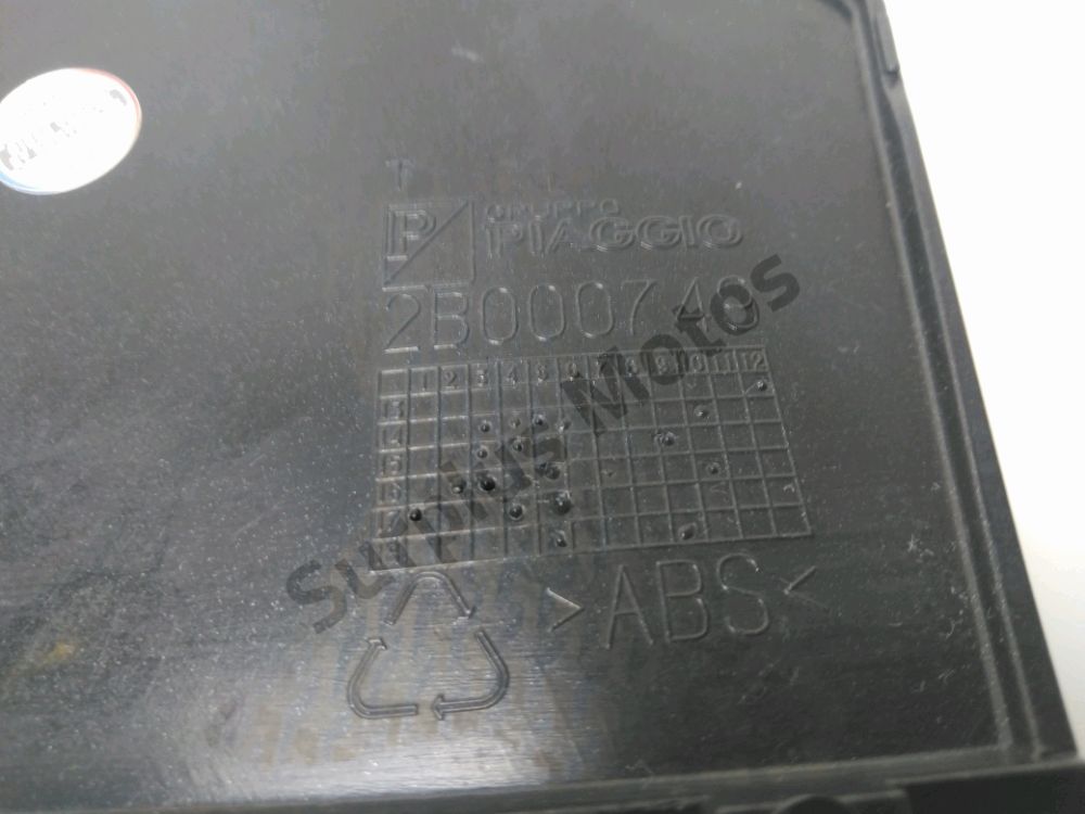 CACHE LATERAL GAUCHE