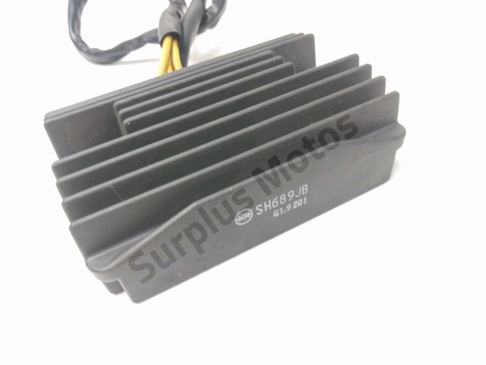 REGULATEUR DE TENSION