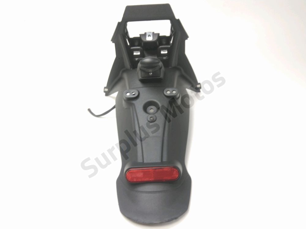 SUPPORT DE PLAQUE ET ECLAIRAGE